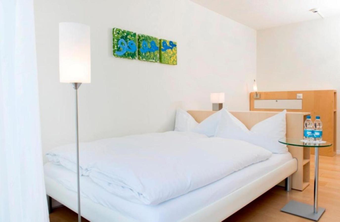 Hotel Seaside Spiez Room photo